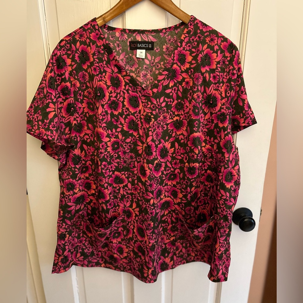 Koi Basics Women's Floral Scrub Top - Pink and Black